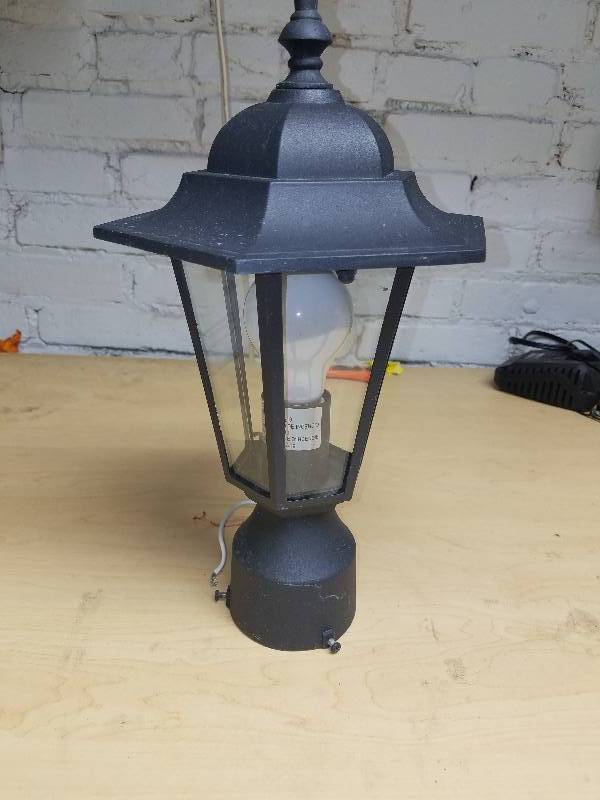 lot 1903 image: Post Lantern