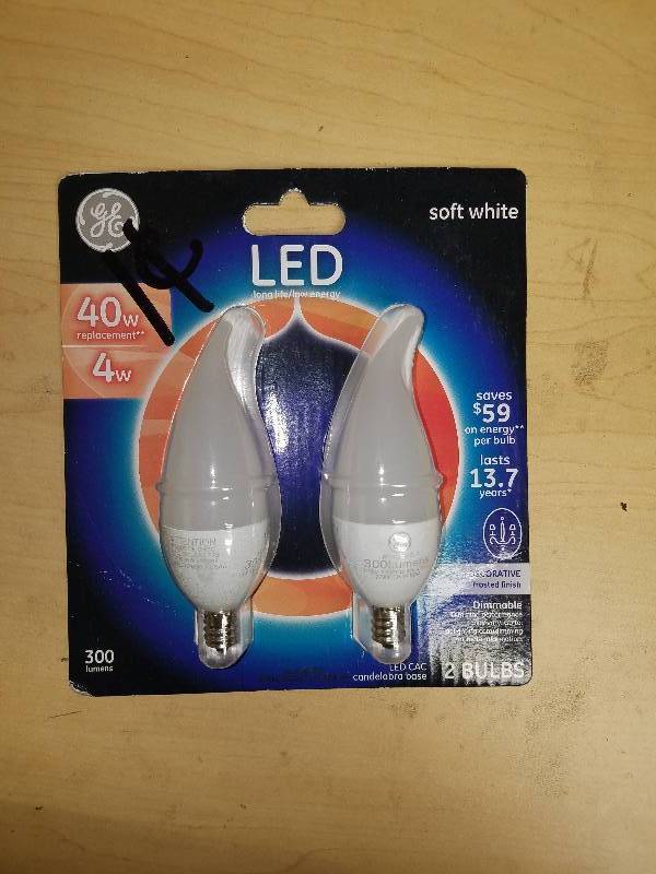 lot 1919 image: GE LED 40 watt Candelabra Base
