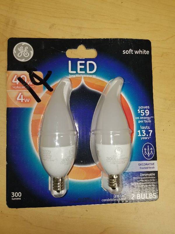lot 1920 image: GE LED 40 watt Candelabra Base