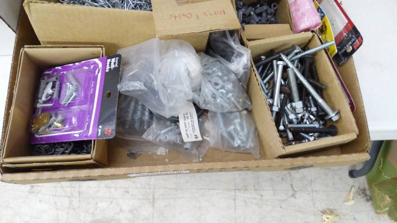 lot 266 image: Lot of hardware & wall hooks.
