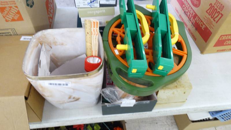 lot 271 image: Hose reel & misc.