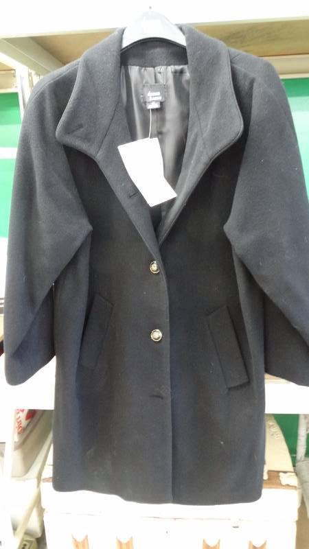 lot 280 image: Dennis basse 1x coat.