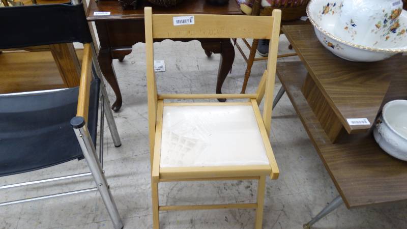 lot 293 image: Fold up chair.