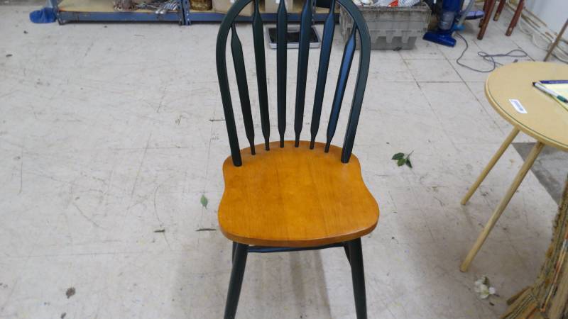lot 301 image: Dinning chairs.