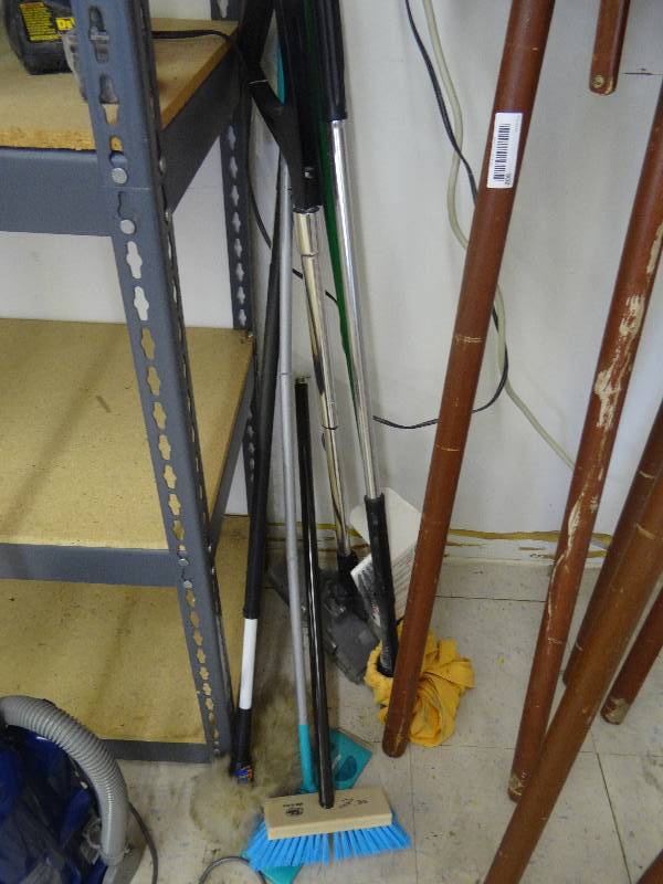 lot 303 image: House hold cleaning tools.