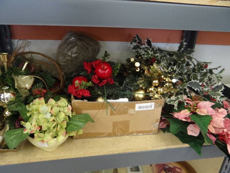lot 311 image: Lot of Christmas decor.