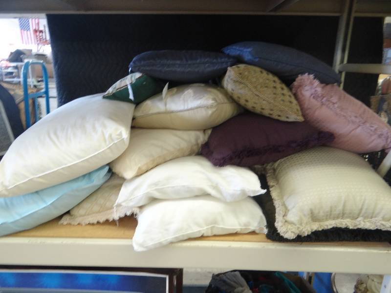 lot 342 image: Big lot of pillows.