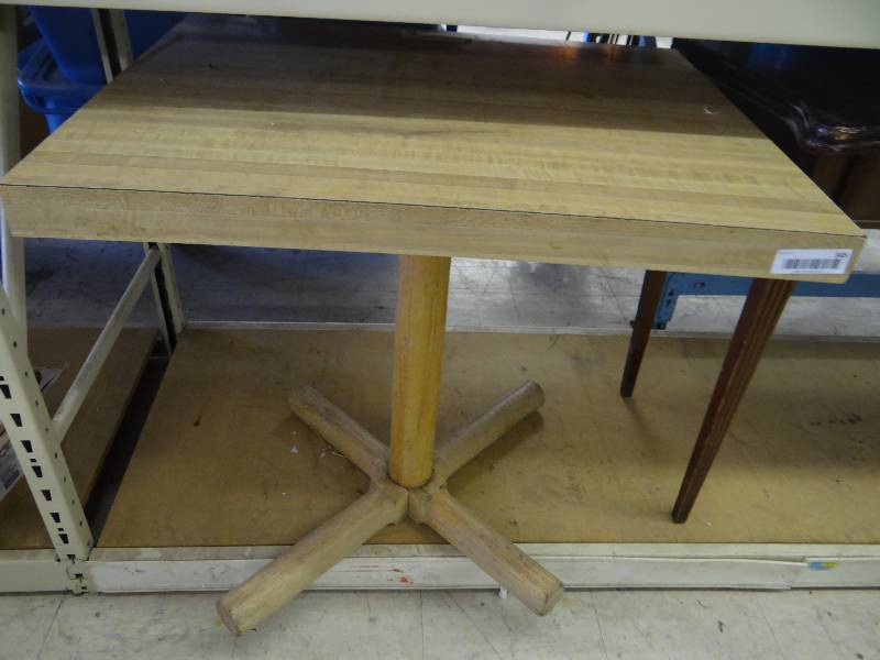 lot 345 image: Table.