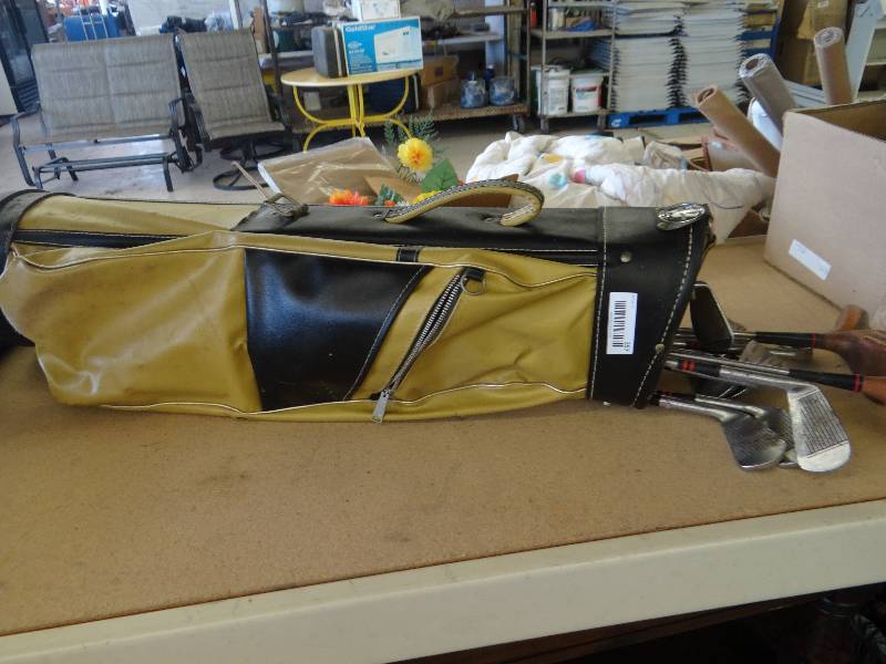 lot 357 image: Golf club & bag.