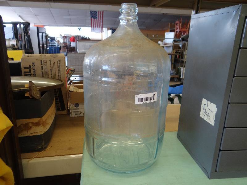 lot 361 image: 5 Gal glass jar.
