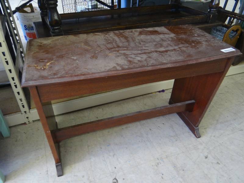 lot 362 image: Piano bench.