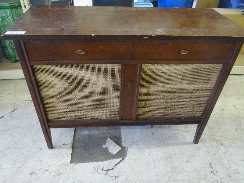 lot 363 image: Philco record player.