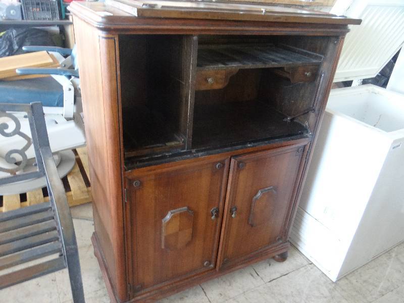 lot 369 image: Old wooden cabinet.