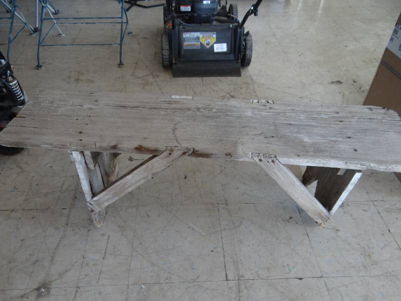 lot 376 image: Wooden bench.
