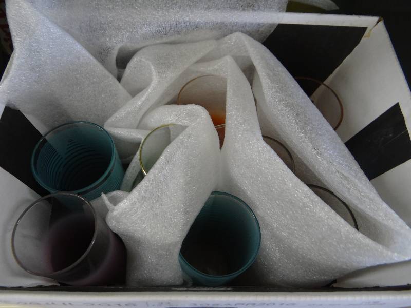 lot 413 image: Lot of cups.