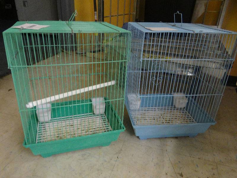 lot 432 image: 2 Small bird cages.