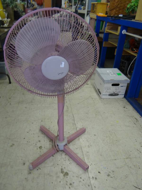 lot 436 image: Standing fan.
