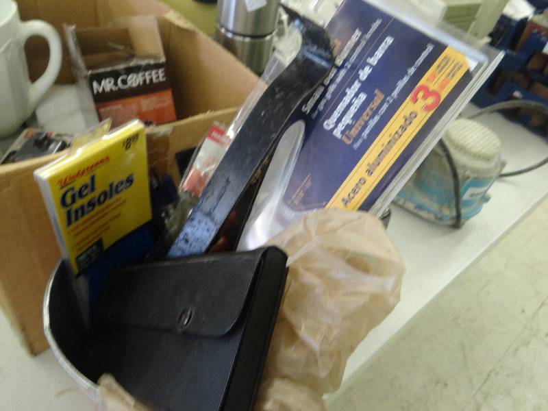 lot 443 image: Popcorn bowl, crowbar & misc.
