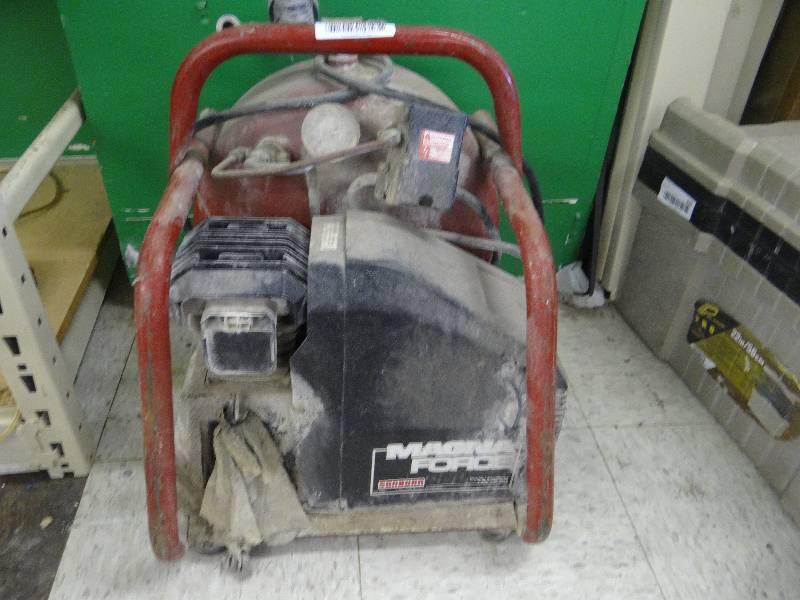 lot 452 image: Magna force air compressor.