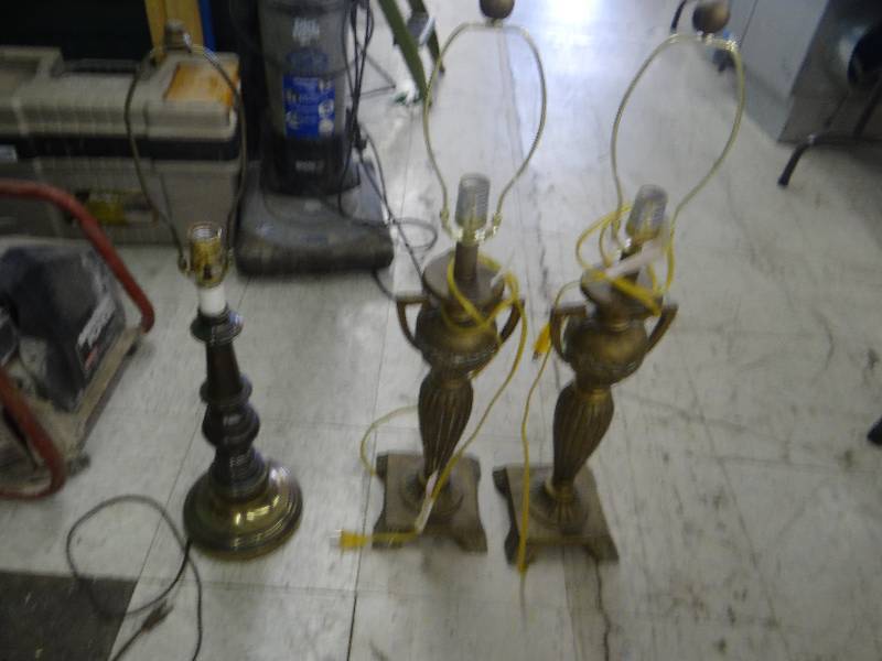 lot 453 image: 3 Lamps no shades.