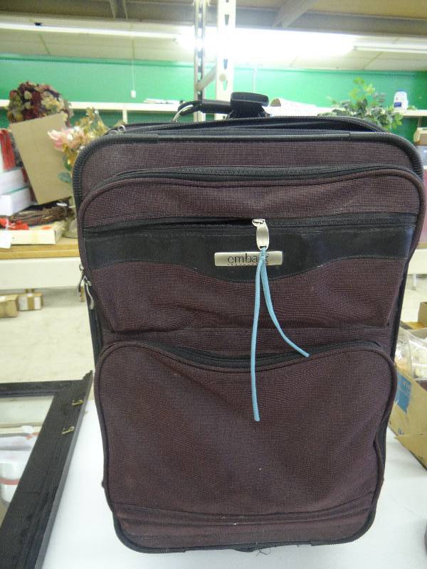 lot 468 image: Embark luggage.