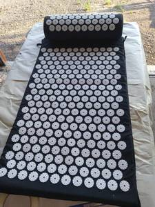 lot 17711 image: Acupressure Mat and Pillow Set