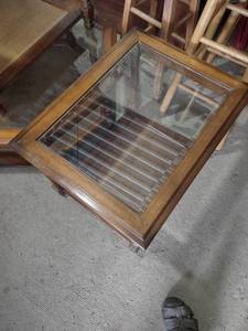 lot 1635 image: 27-in x 21 inch by 21 inch glass top end table