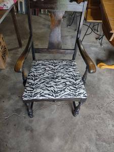 lot 1639 image: vintage captains chair