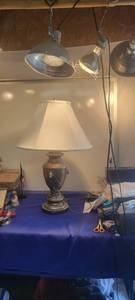 lot 1813 image: Lamp