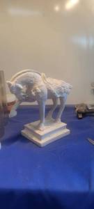 lot 1831 image: Vintage horse statue