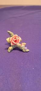 lot 1863 image: Vintage reto collection around nineteen fortyRose figurine