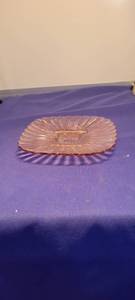 lot 1877 image: Vintage tinted Depression glass dish