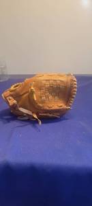 lot 1957 image: Kids easton baseball glove