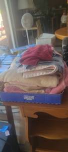 lot 1975 image: Flat of towels