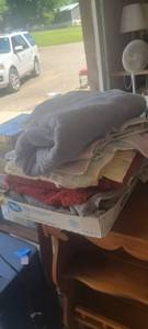 lot 1976 image: Flat of towels