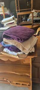 lot 1977 image: Flat of towels