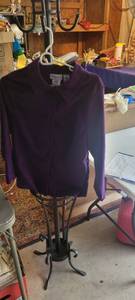 lot 1999 image: Jacqueline Smith classic size small purple blouse.