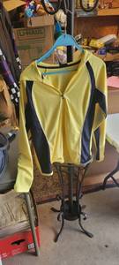 lot 2000 image: Made for life pm  pm yellow jacket