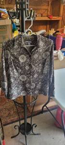 lot 2005 image: Croft and Barrow Size PS blouse