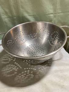 lot 5184 image: 11 12 inch metal strainer heavy duty