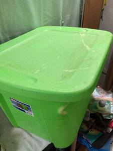 lot 5189 image: Lime green 18 gallon tote needs cleaned