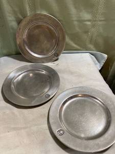 lot 5193 image: 3) 8�� pewter plates