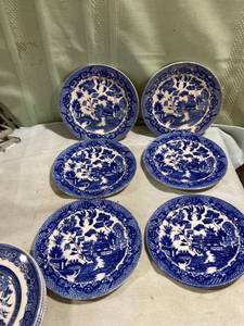 lot 5196 image: 9) looks like blue Willow snack, dishes