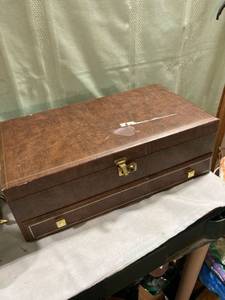 lot 5198 image: 16�� x 9�� jewelry box