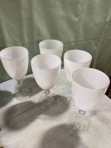 lot 5199 image: 5) 8�� wine goblets