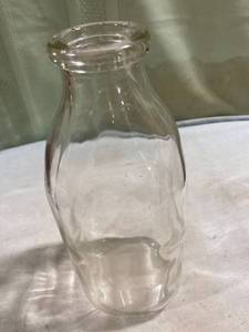lot 5225 image: 1 quart. 9 inch glass milk jar.