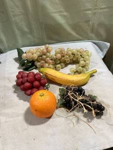 lot 5234 image: 5) pieces of fruit