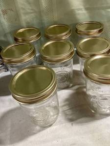 lot 5242 image: 8) golden harvest, mason jars, pint size