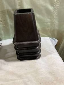 lot 5248 image: Set of four bed risers black