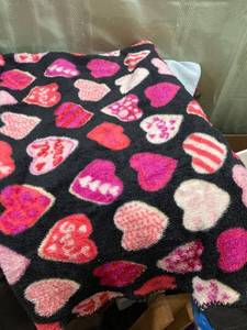 lot 5254 image: 68 x 50�� throw needs washed